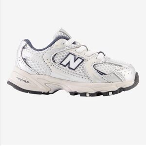 New Balance Kids' White and Gray Sneakers - New Balance 530 size 6